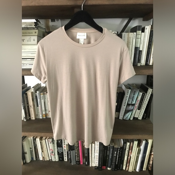 NWOT H&M Move Neutral Taupe Soft Viscose Crew Neck Tee S - Picture 1 of 12